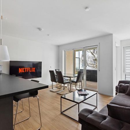 Eindrucksvolle Zwei-Zimmer-Wohnung Mit Balkon Und Grosser Kueche Leipzig Luaran gambar