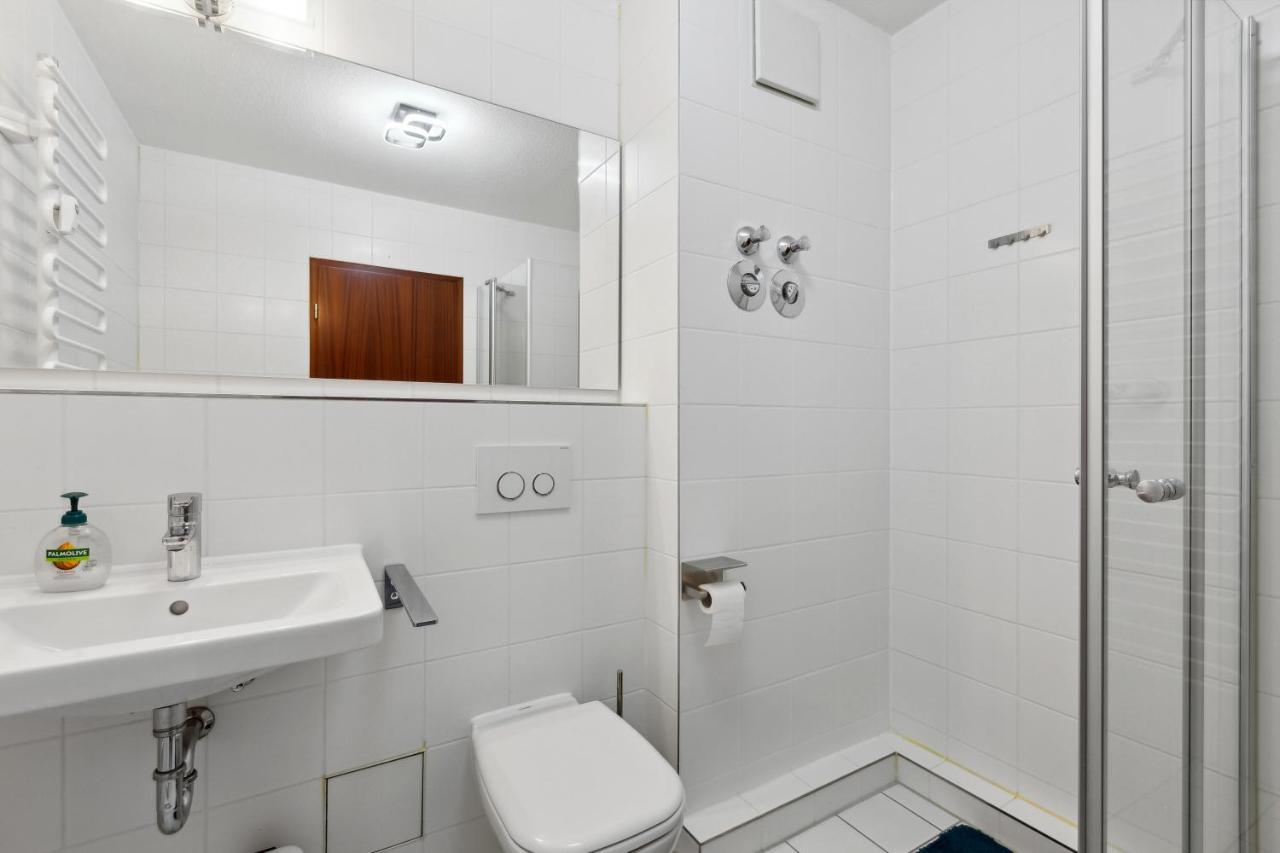 Eindrucksvolle Zwei-Zimmer-Wohnung Mit Balkon Und Grosser Kueche Leipzig Luaran gambar