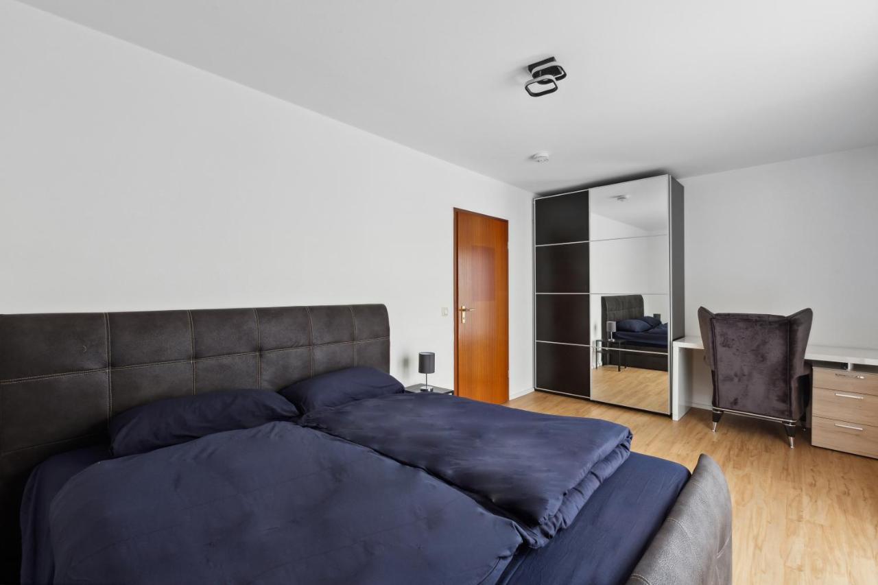 Eindrucksvolle Zwei-Zimmer-Wohnung Mit Balkon Und Grosser Kueche Leipzig Luaran gambar